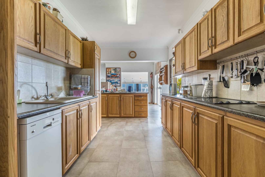 5 Bedroom Property for Sale in Camps Bay Western Cape